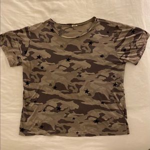 Monrow Camo T-shirt with Stars XS